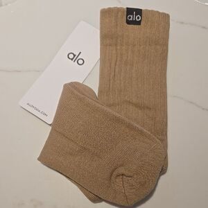 ALO Yoga Scrunch Tan Socks